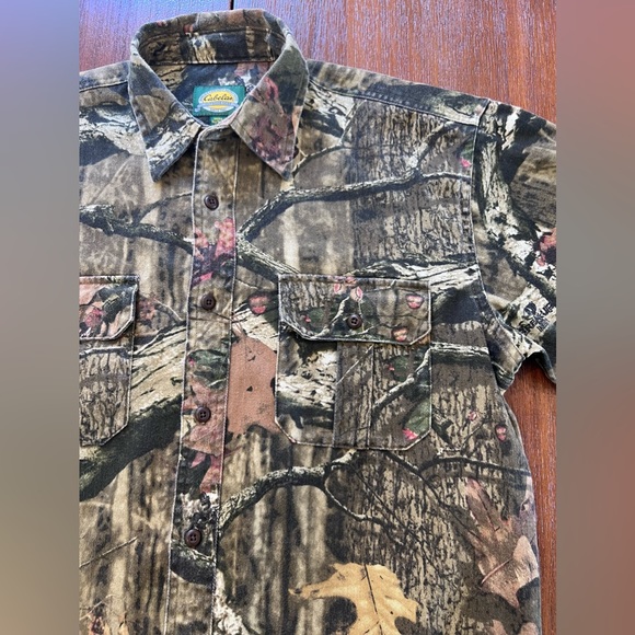 Cabela’s long sleeve camouflage button up shirt. Size Medium. - Picture 3 of 9